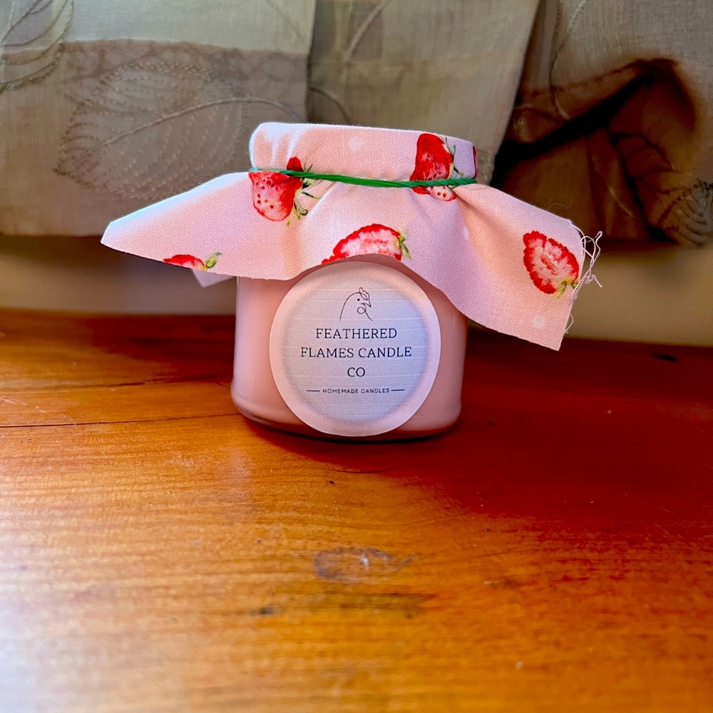 8oz Strawberries and Cream Coconut/Soy Wax Candle